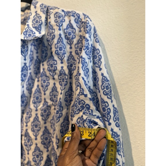 Chico's No Iron 100% Linen Button Down Blouse Size 3 (14/16) Blue Ikat Work Chic - Picture 9 of 10